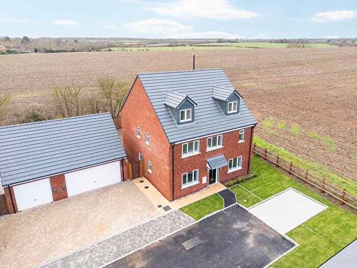 4 Bedroom Detached House For Sale In Blackberry Close, Great Barford, MK44