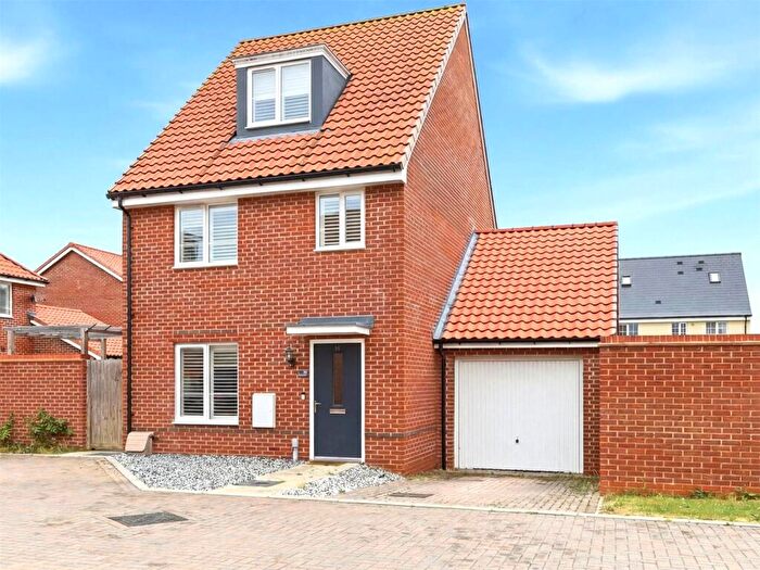 4 Bedroom Detached House For Sale In Shallows Avenue, Great Wakering, Essex, SS3