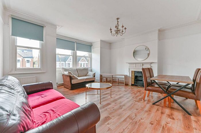 4 Bedroom Flat To Rent In Clive Road, West Dulwich, London, SE21