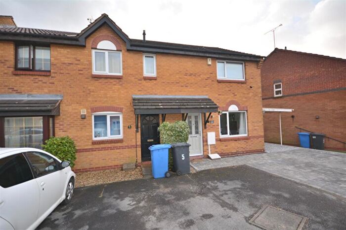 2 Bedroom Town House To Rent In Ramblers Drive, Oakwood, Derby, DE21