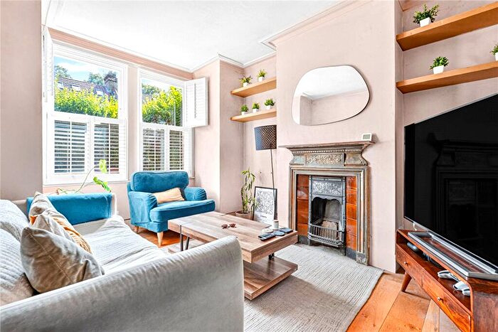 1 Bedroom Flat For Sale In Carr Road, Walthamstow, London, E17