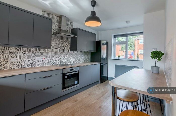 5 Bedroom Semi-Detached House To Rent In Friends Road, Norwich, NR5