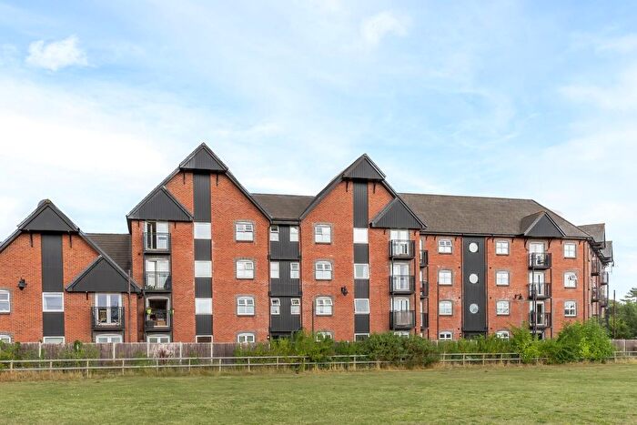 2 Bedroom Flat For Sale In The Wharf, Leighton Buzzard, LU7