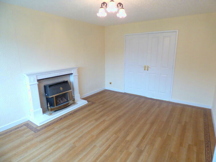 3 Bedroom House To Rent In Freckleton Drive, Bury, BL8