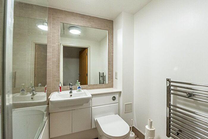 1 Bedroom Flat For Sale In Aerodrome Road, Beaufort Park, Colindale, NW9