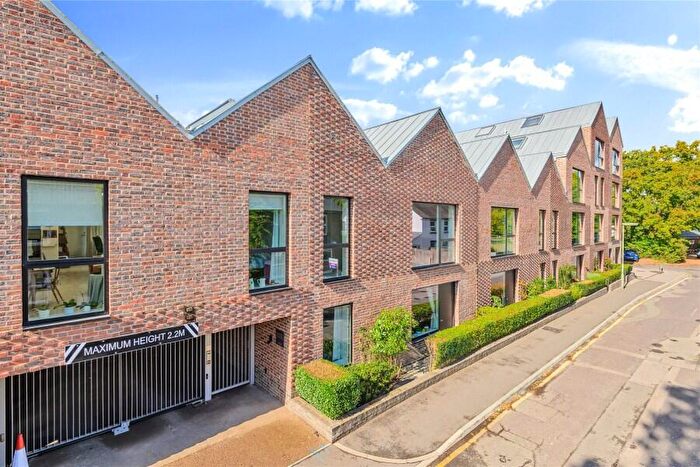 2 Bedroom Retirement Property To Rent In Horsell, Woking, Surrey, GU21