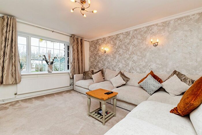 3 Bedroom Terraced House For Sale In Upper Maylins, Letchworth Garden City, SG6