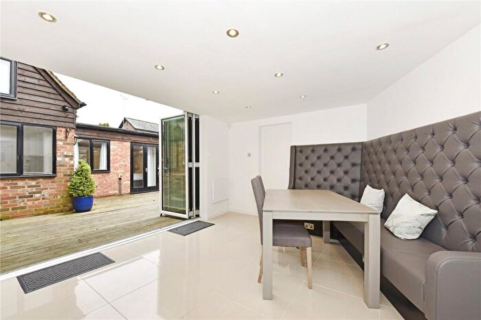2 Bedroom Detached House To Rent In West Street, Marlow, Buckinghamshire, SL7