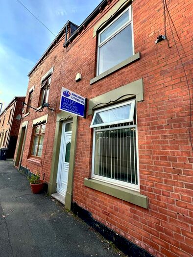 2 Bedroom Terraced House To Rent In Broadway Street, Oldham, OL8