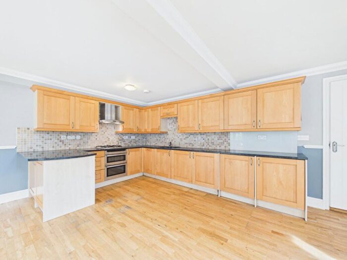 2 Bedroom Apartment To Rent In Hatch Lane, Windsor, Berkshire, SL4