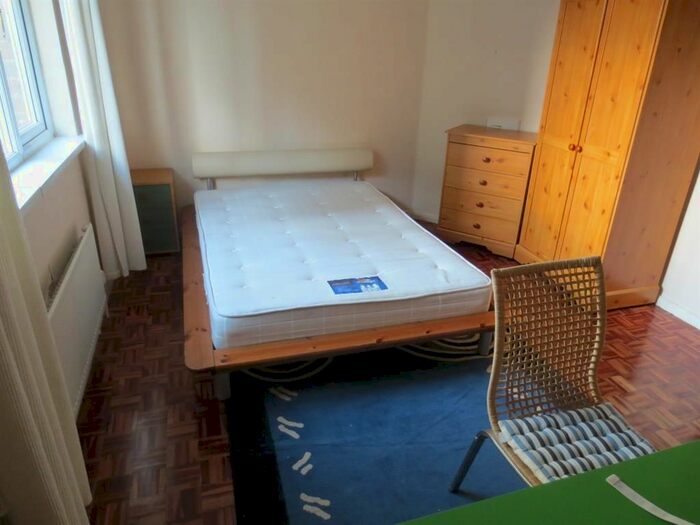 4 Bedroom Flat To Rent In Shield Street, Shieldfield, Newcastle Upon Tyne, NE2