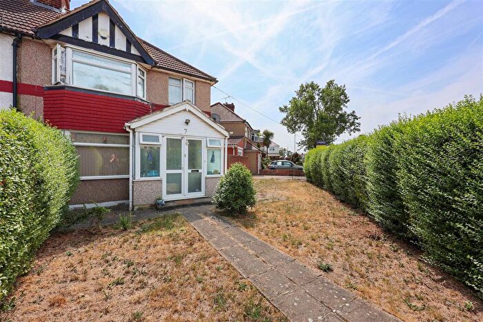3 Bedroom Semi-Detached House For Sale In Mildred Avenue, Hayes, UB3