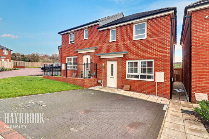 3 Bedroom Semi Detached House For Sale In Castle Garden Street, Penistone, S36