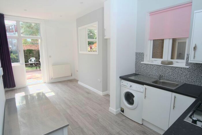 1 Bedroom Flat To Rent In Welldon Crescent, Harrow-On-The-Hill, Harrow, HA1