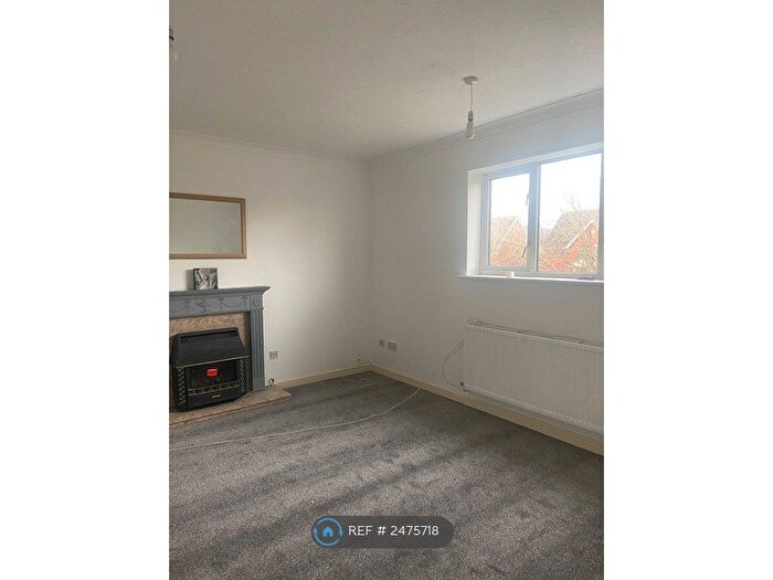 2 Bedroom Flat To Rent In Windlas Court, Cardiff, CF10