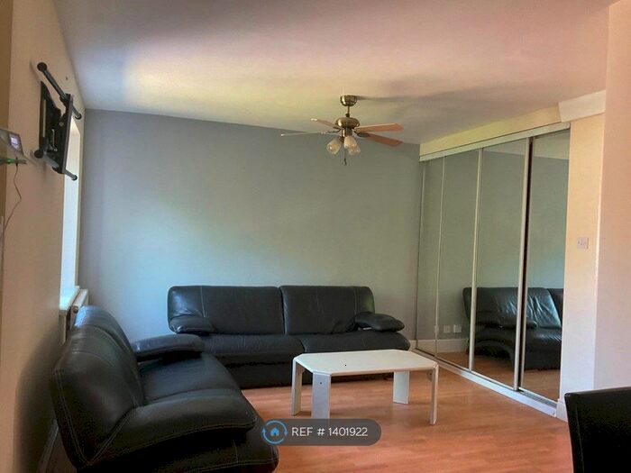 2 Bedroom Flat To Rent In Brigstock Road, Thornton Heath, CR7