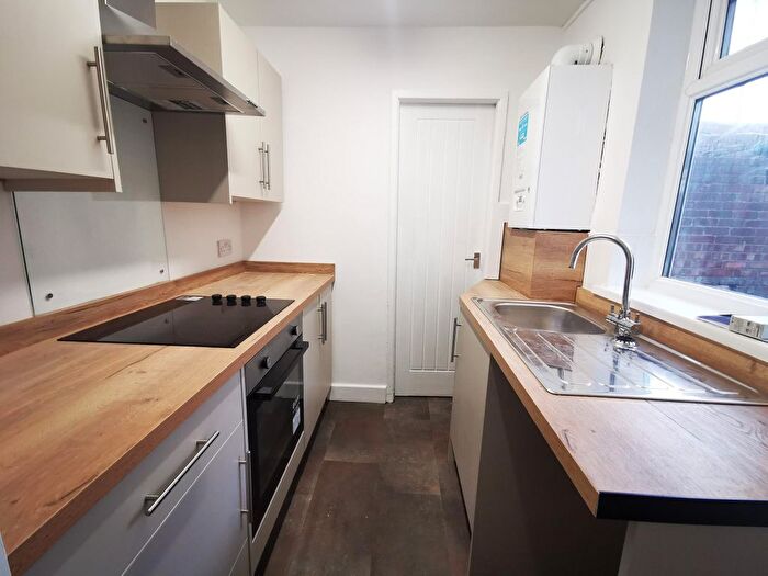 2 Bedroom Flat To Rent In Bensham Crescent, Gateshead, NE8