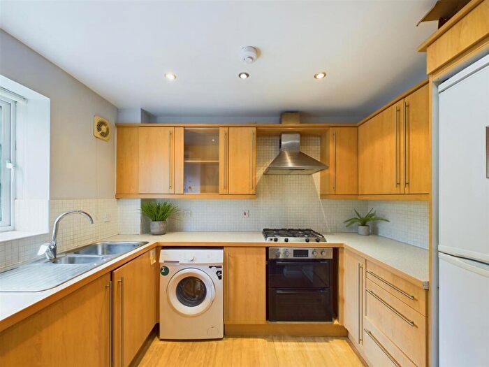 3 Bedroom Flat To Rent In Cherry Croft, Loughborough- Inc Bills Option, LE11