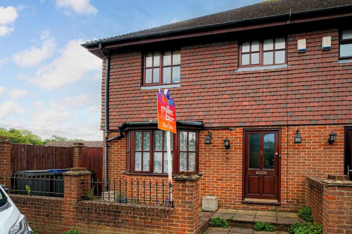 3 Bedroom End Of Terrace House For Sale In Island Road, Upstreet, CT3