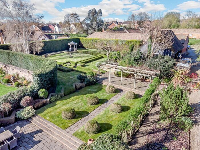 7 Bedroom Detached House To Rent In The Causeway, Dunmow, Essex, CM6