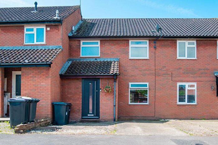 3 Bedroom Terraced House For Sale In Rettendon Close, Rayleigh, SS6