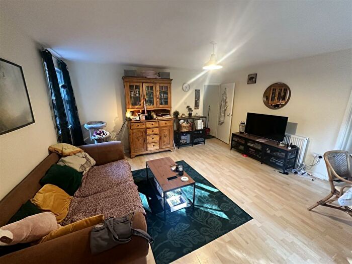 1 Bedroom Flat To Rent In Alma CourtCliftonBristol, BS8