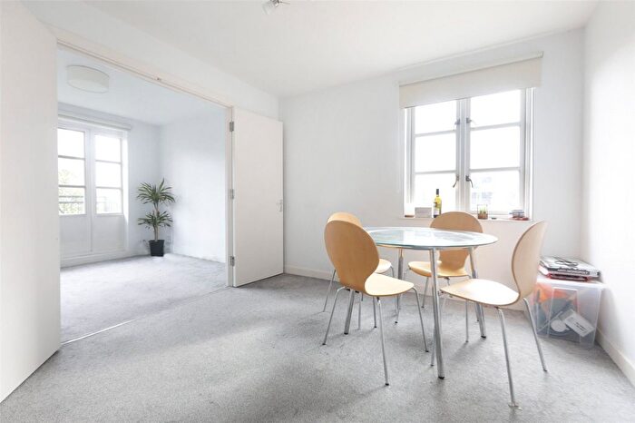 2 Bedroom Flat To Rent In Bridgewalk Heights, Weston Street, London, SE1