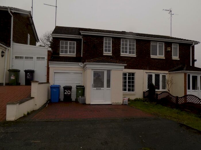 3 Bedroom Semi-Detached House To Rent In Whiting, Tamworth, B77
