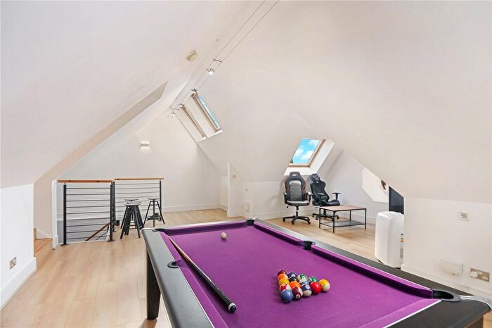 3 Bedroom Flat For Sale In Morrison Street, Glasgow, Lanarkshire, G5