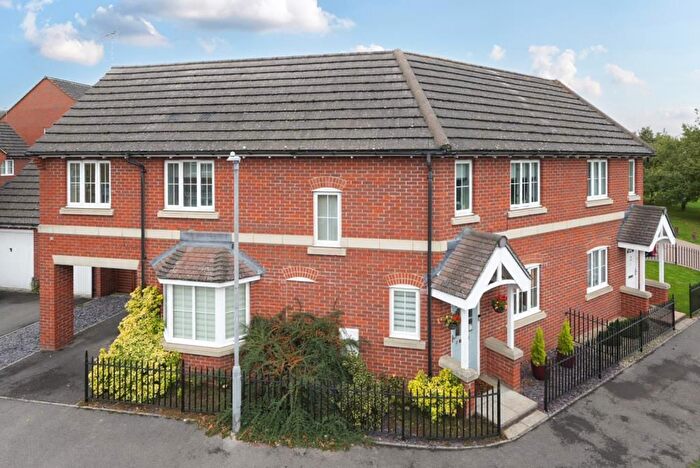 3 Bedroom Semi-Detached House For Sale In Hemlock Close, Aylesbury, HP22