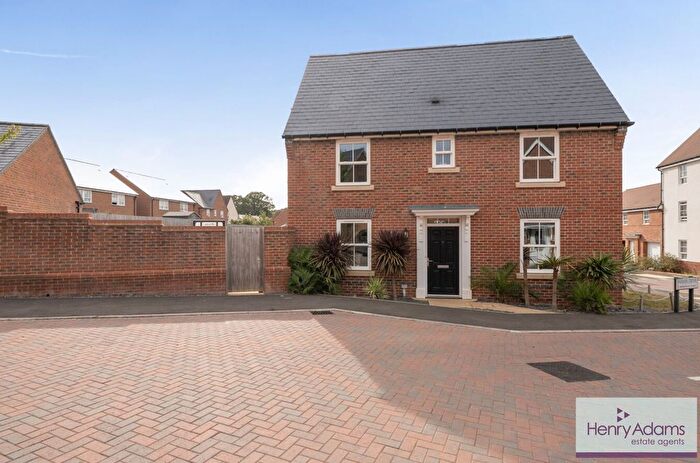 3 Bedroom Detached House For Sale In Parker Drive, Waterlooville, PO7