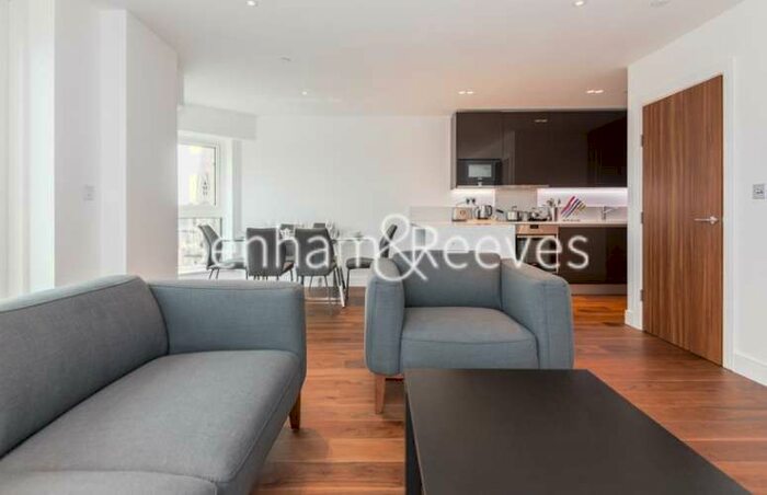 2 Bedroom Apartment To Rent In Longfield Avenue, Ealing W5