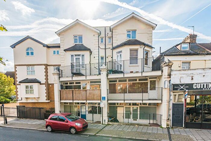 1 Bedroom Flat For Sale In St. Johns Road, Isleworth, TW7