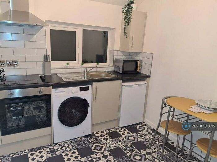 1 Bedroom Flat To Rent In Birchwood Avenue, Long Eaton, Nottingham, NG10