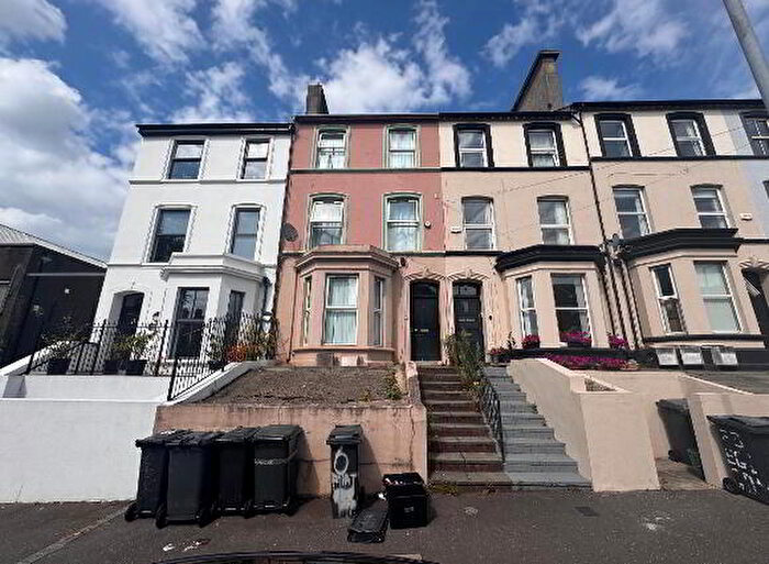 7 Bedroom TownHouse For Sale In Eglantine Avenue, Belfast, BT9