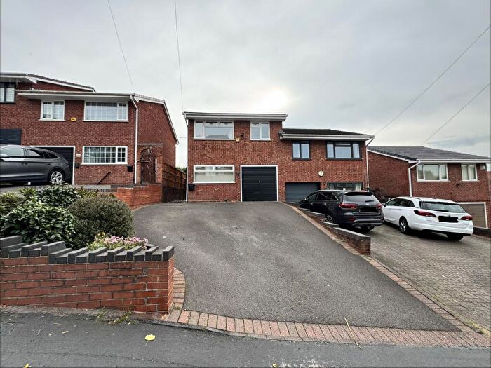 3 Bedroom House To Rent In Waterfall Lane, Rowley Regis, B65