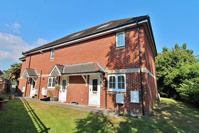 2 Bedroom End Of Terrace House To Rent In Titchfield Road, Fareham, PO14