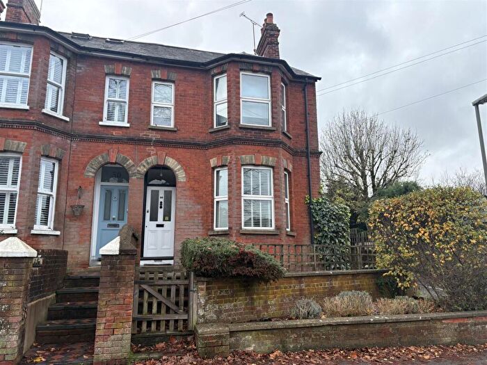 2 Bedroom Apartment To Rent In Tilford Road, Farnham, Surrey, GU9