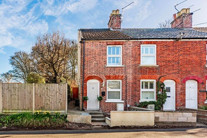 2 Bedroom Character Property For Sale In North Street, Blofield, NR13