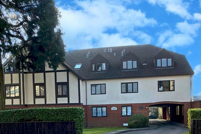 2 Bedroom Flat To Rent In Murray Road, Northwood, HA6