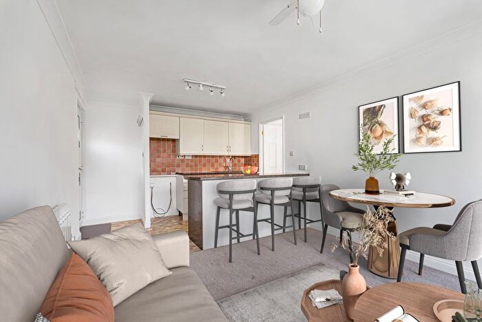 2 Bedroom Flat For Sale In Devon View, Dawlish Warren, EX7