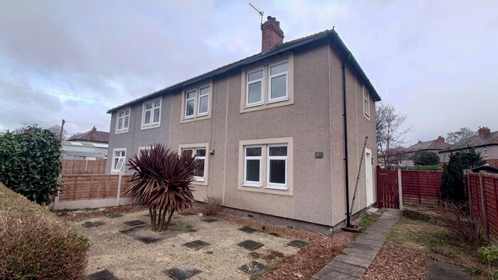 4 Bedroom Semi-Detached House To Rent In Townley Road, Wakefield, WF2