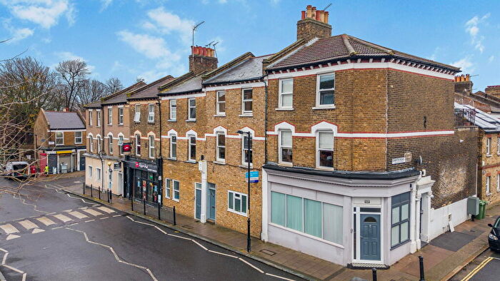 4 Bedroom Flat For Sale In Vestry Road, Camberwell, London, SE5