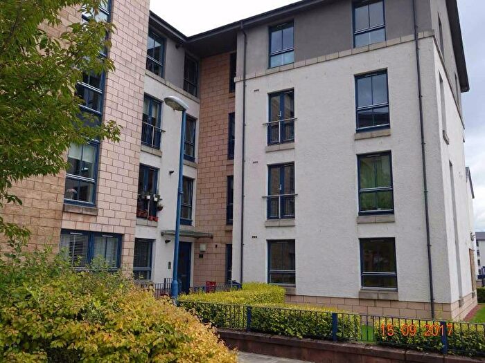 2 Bedroom Flat To Rent In Ritz Place, Glasgow, G5