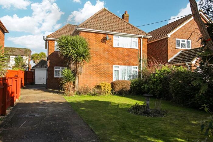 3 Bedroom Detached House To Rent In Weyhill Road, Andover, Hampshire, SP10