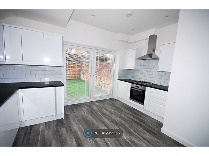 2 Bedroom Detached House To Rent In Manifold Road, Eastbourne, BN22