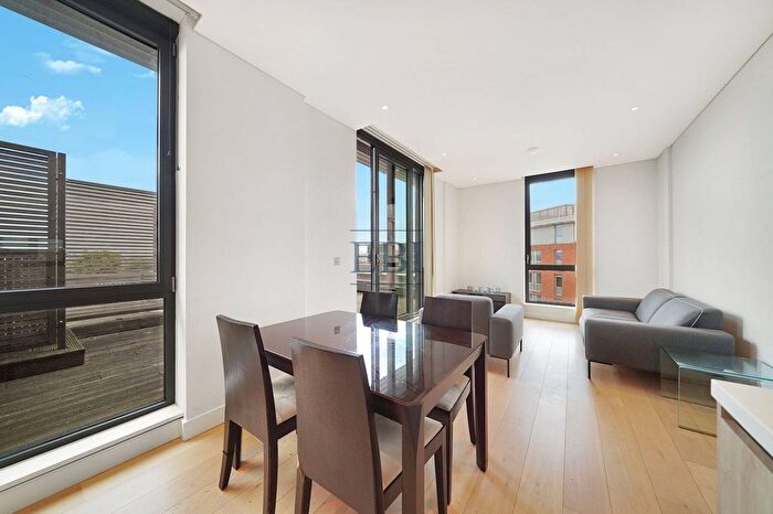 2 Bedroom Flat To Rent In Capital House, Plaza Gardens, London, SW15