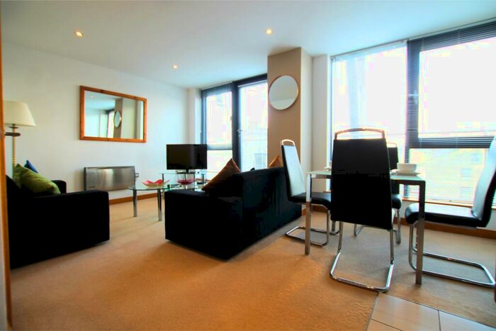 2 Bedroom Flat To Rent In Shipley, West Yorkshire, Shipley, BD17