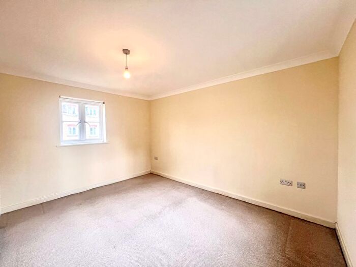2 Bedroom Flat For Sale In Charlotte Court, Calne, SN11