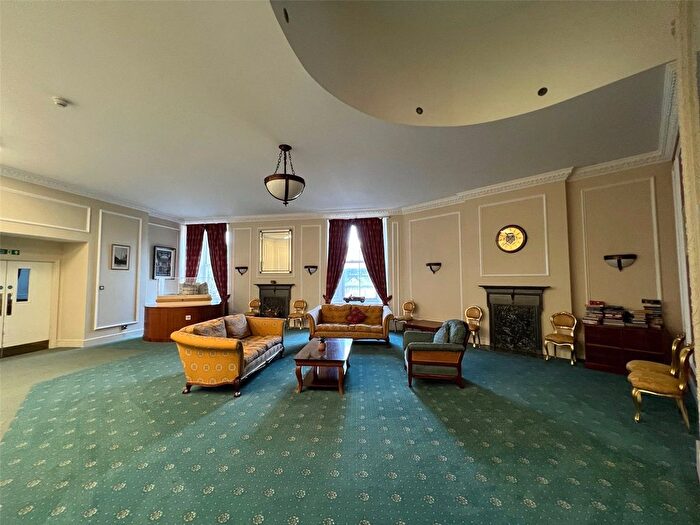3 Bedroom Flat For Sale In South Western House, Southampton, Hampshire, SO14